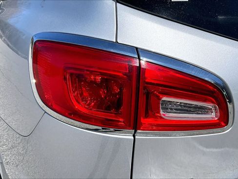 Used 2016 Buick Enclave Premium AWD/4WD image 28
