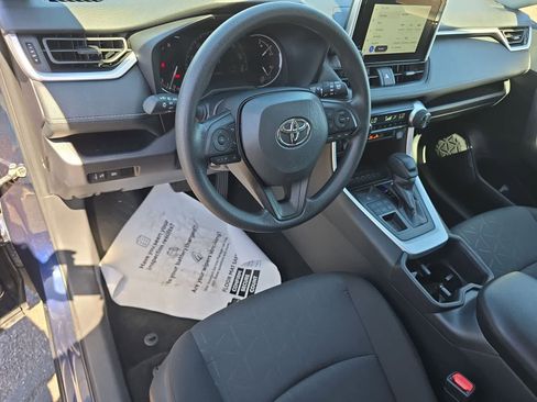 Used 2025 Toyota RAV4 XLE AWD/4WD image 16