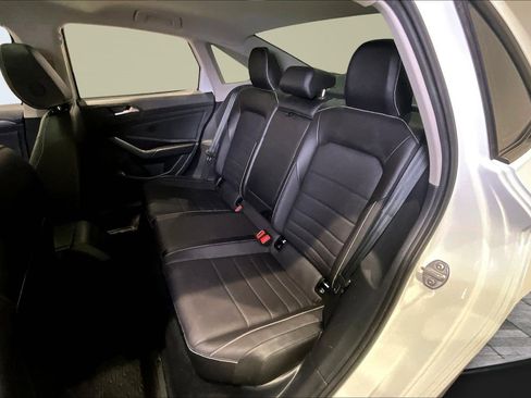 Used 2023 Volkswagen Jetta SE image 21
