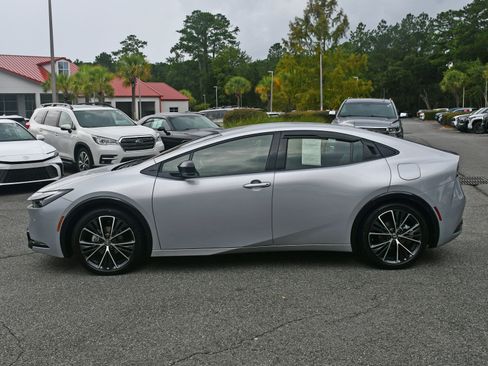 Certified 2025 Toyota Prius XLE FWD image 2