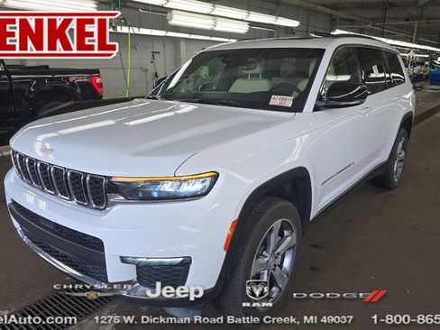 Used 2024 Jeep Grand Cherokee L Limited AWD/4WD image 1