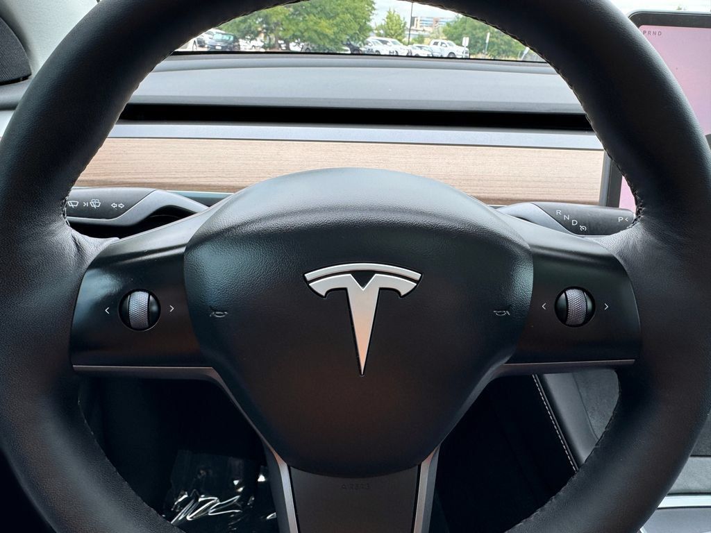 Used 2023 Tesla Model Y Long Range AWD/4WD image 23