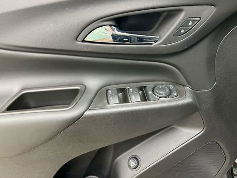 Used 2023 Chevrolet Equinox LT FWD image 20