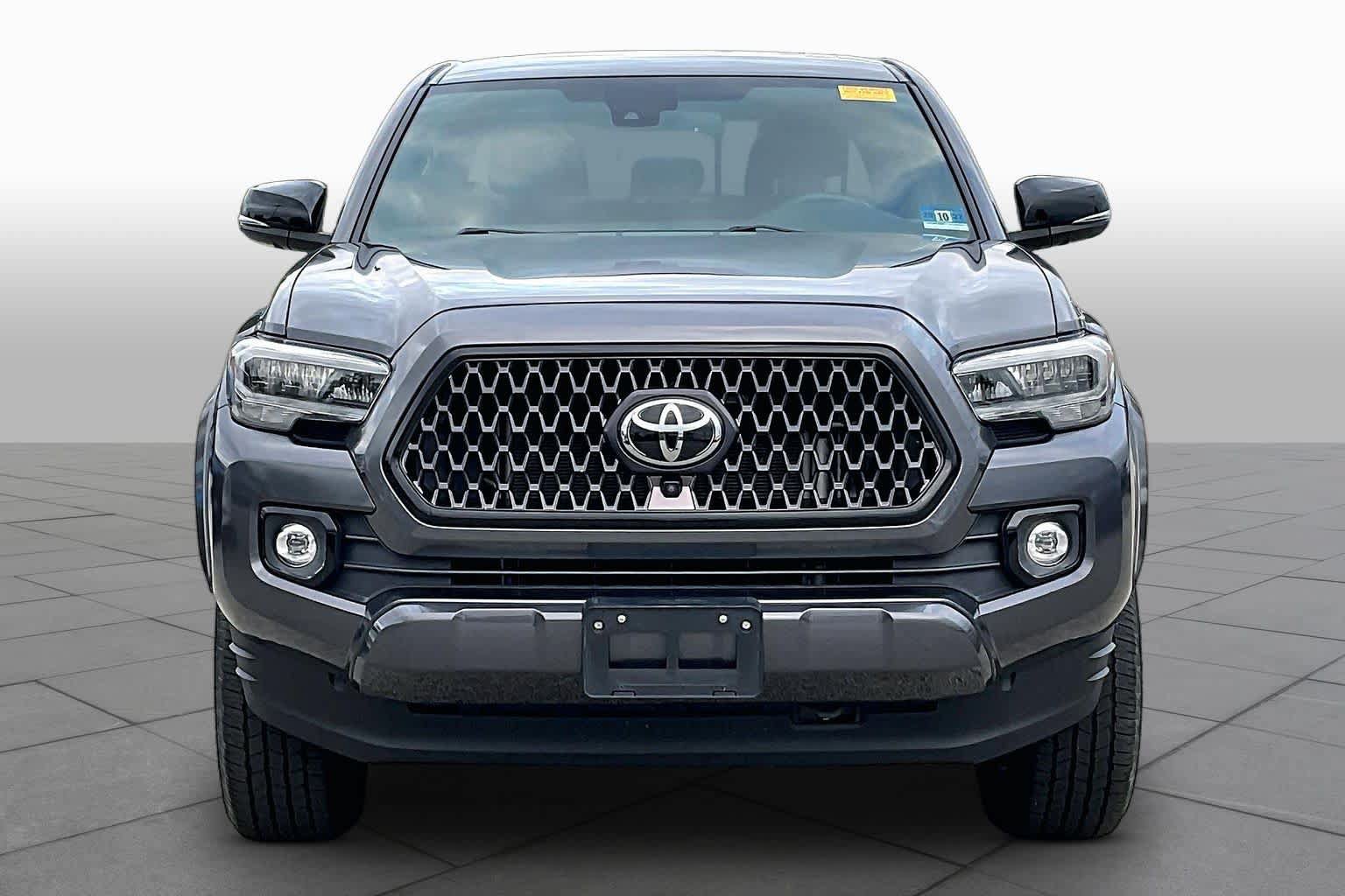 Used 2021 Toyota Tacoma Limited w/ Nightshade Package AWD/4WD image 4