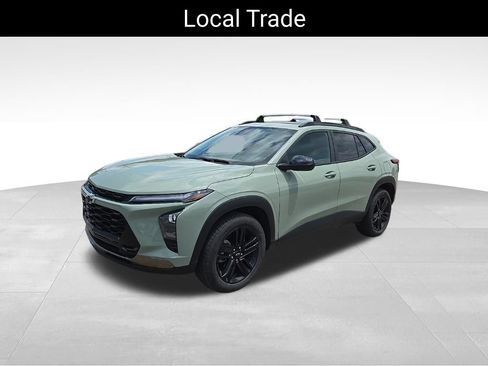 Used 2025 Chevrolet Trax ACTIV w/ Sunroof Package FWD image 8