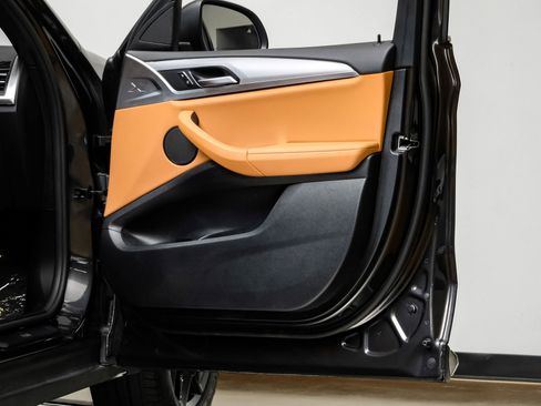 Used 2025 BMW X4 xDrive30i image 47