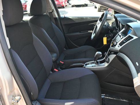 Used 2014 Chevrolet Cruze LT FWD image 14