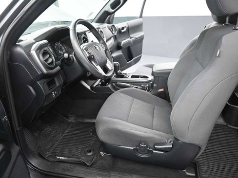 Used 2018 Toyota Tacoma TRD Off-Road image 12