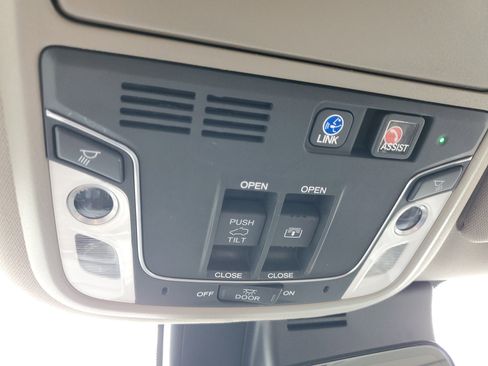 Certified 2022 Honda Pilot Elite image 36