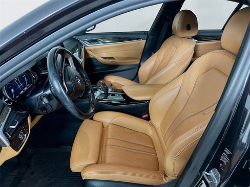 Used 2019 BMW 530i xDrive image 8