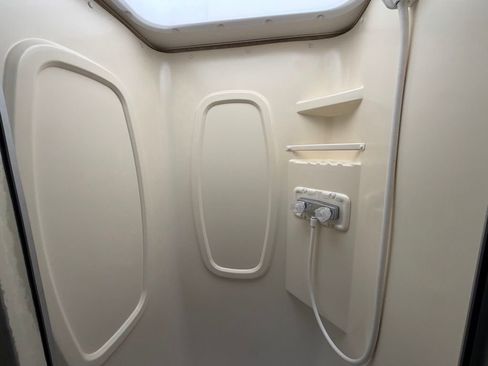 Used 2014 Ford E-450 and Econoline 450 Super Duty w/ Motorhome Prep Package RWD image 55
