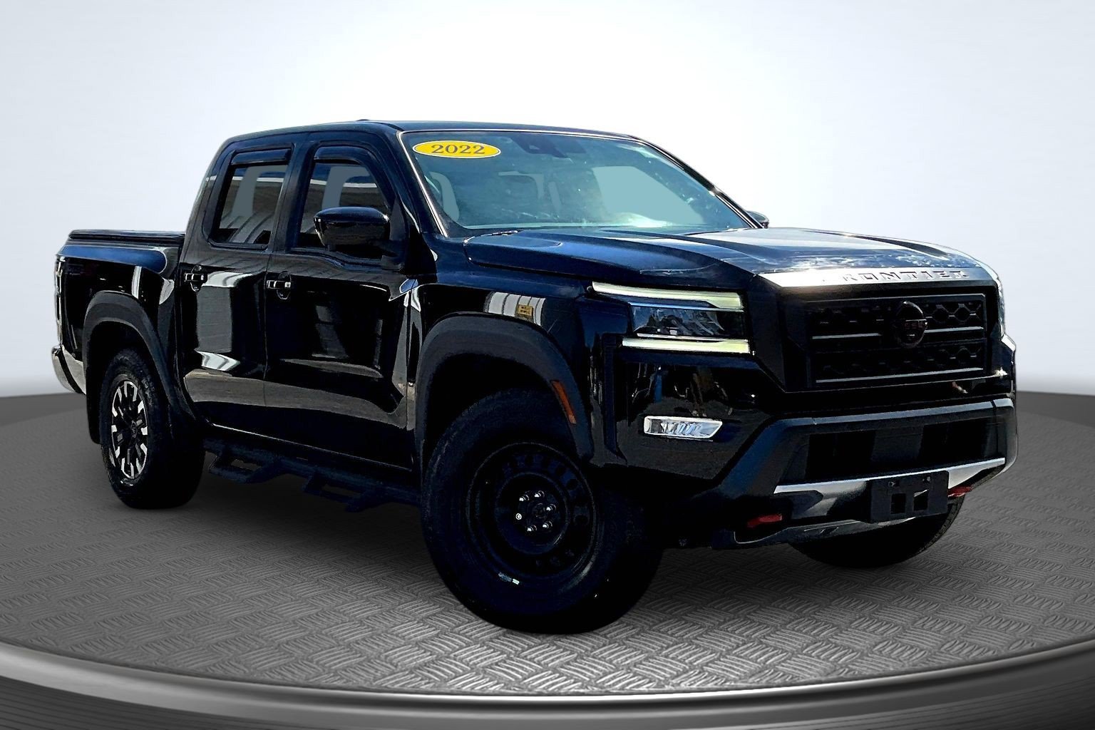 Used 2022 Nissan Frontier PRO-4X AWD/4WD image 2