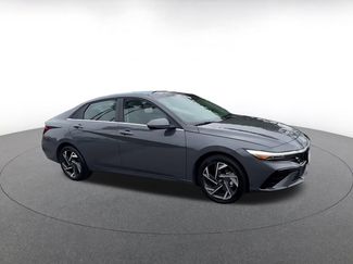 Used 2025 Hyundai Elantra Limited FWD video 2