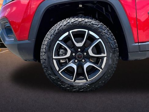 Used 2025 Jeep Compass Trailhawk AWD/4WD image 9