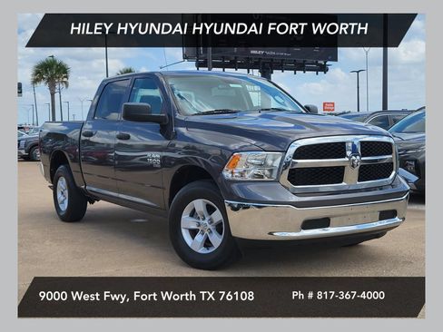 Used 2022 RAM 1500 Classic SLT AWD/4WD image 1