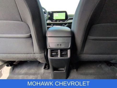 Used 2025 Chevrolet Equinox LT AWD/4WD image 22