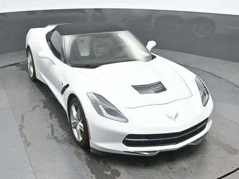 Used 2017 Chevrolet Corvette Stingray Convertible w/ 1LT RWD image 32