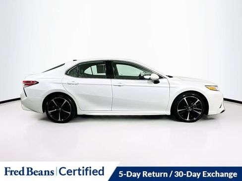 Used 2020 Toyota Camry XSE image 9