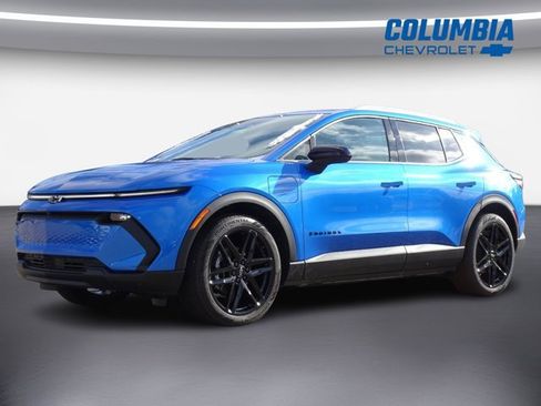 New 2026 Chevrolet Equinox EV LT w/ LPO, Blackout Package image 2