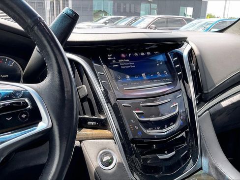 Used 2019 Cadillac Escalade ESV Platinum AWD/4WD image 9