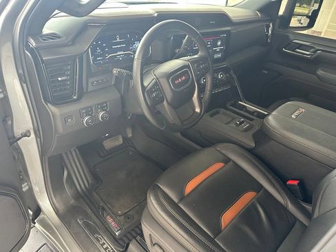 Used 2025 GMC Sierra 2500 AT4 w/ AT4 Premium Plus Package AWD/4WD image 14