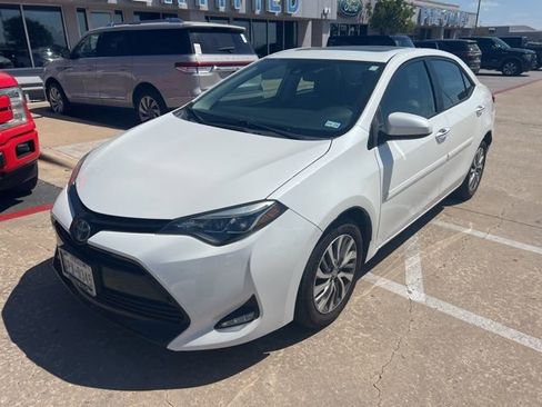 Used 2017 Toyota Corolla XLE image 1