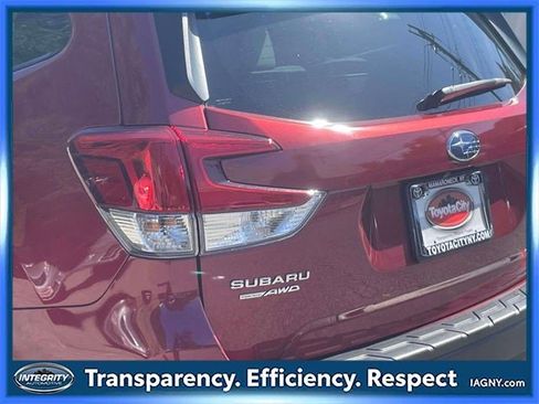Used 2023 Subaru Forester Premium image 11
