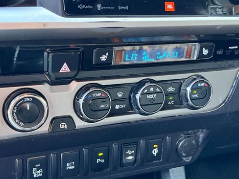 Used 2017 Toyota Tacoma Limited w/ Tow Package image 20