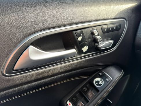 Used 2019 Mercedes-Benz GLA 250 4MATIC image 28