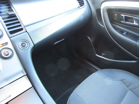 Used 2017 Ford Taurus SEL image 27