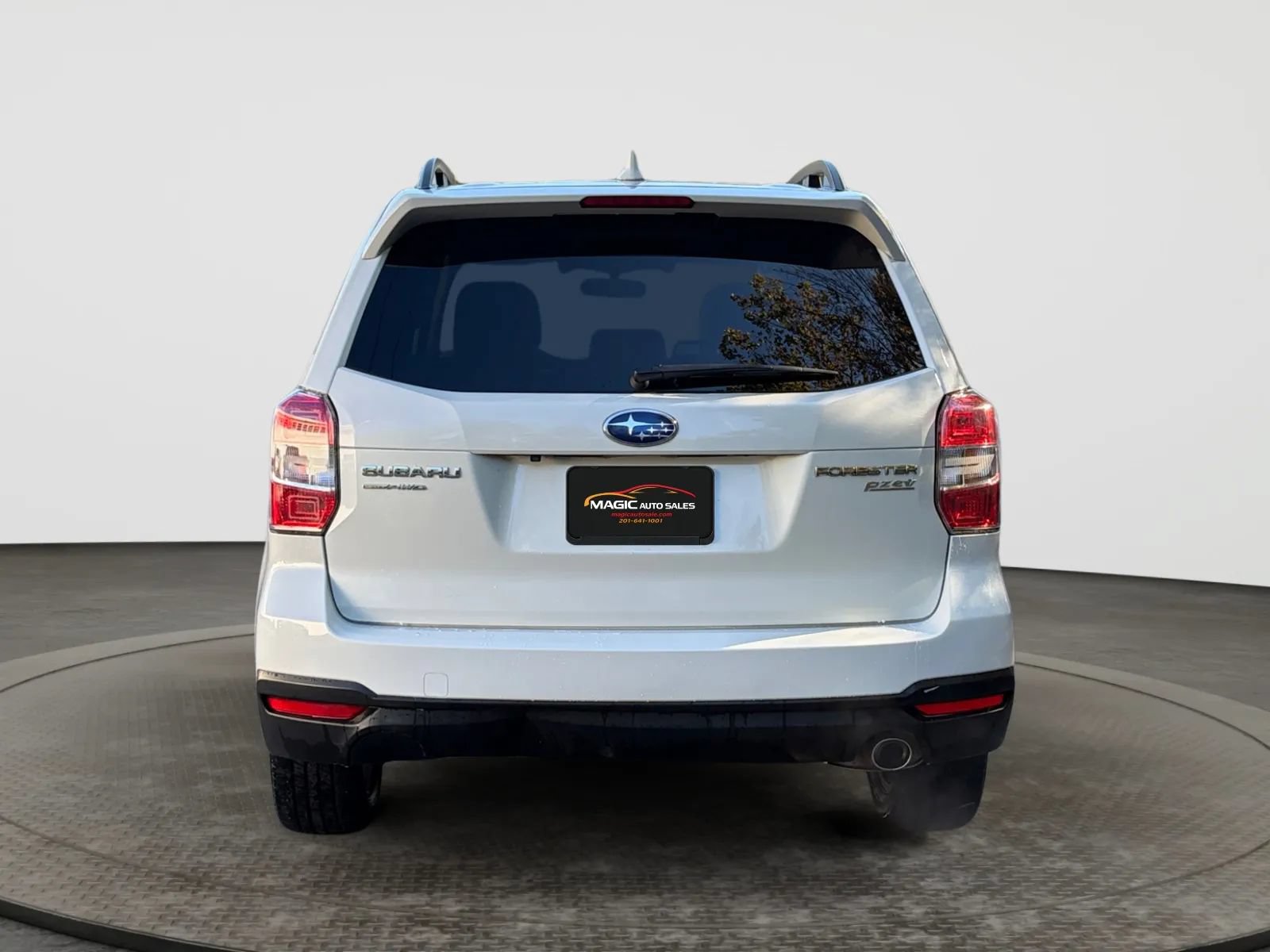 Used 2016 Subaru Forester 2.5i Touring w/ Eyesight & Navigation System AWD/4WD image 9