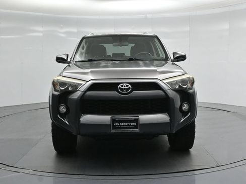 Used 2014 Toyota 4Runner SR5 RWD image 20
