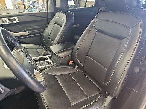 Used 2023 Ford Explorer Limited image 15