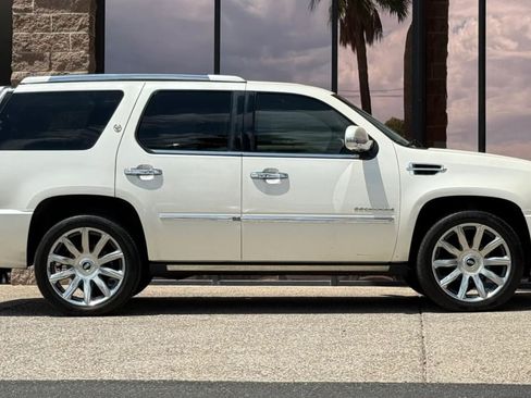 Used 2013 Cadillac Escalade Platinum AWD/4WD image 15
