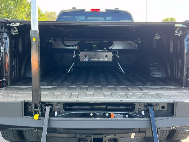 New 2026 Ford F450 Platinum w/ Platinum Plus Package AWD/4WD image 9