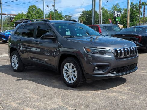 Used 2022 Jeep Cherokee Latitude Lux AWD/4WD image 3