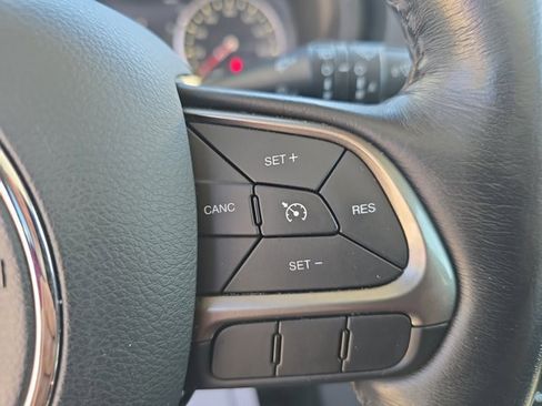 Used 2018 Jeep Renegade Limited w/ UConnect 8.4 Nav Group image 19