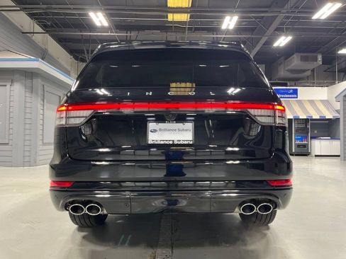 Used 2025 Lincoln Aviator AWD w/ Jet Appearance Package image 6