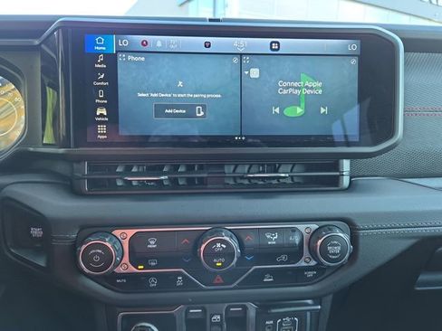 Used 2024 Jeep Wrangler Rubicon image 22