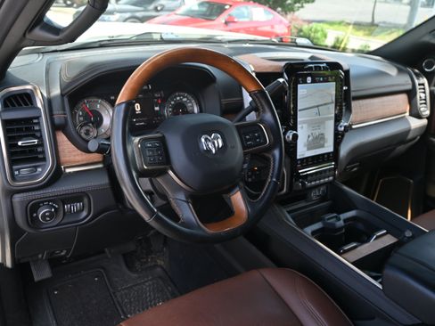 Used 2022 RAM 3500 Limited AWD/4WD image 11
