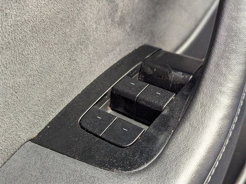 Used 2019 Tesla Model 3 Standard Range Plus image 18