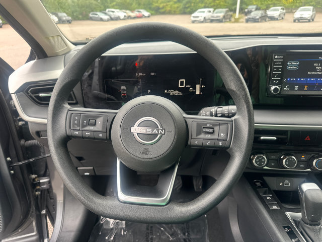Used 2025 Nissan Kicks S FWD image 27