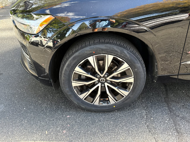 Certified 2023 Volvo XC60 B5 Core w/ Climate Package AWD/4WD image 8