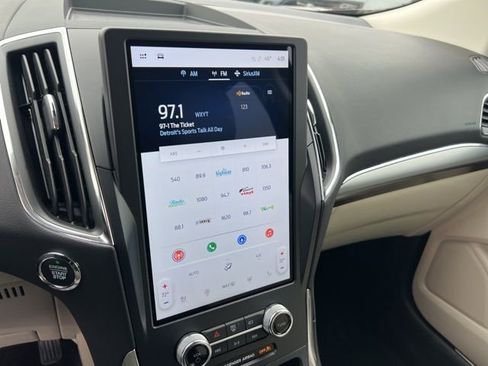 Certified 2024 Ford Edge Titanium w/ Equipment Group 301A AWD/4WD image 13