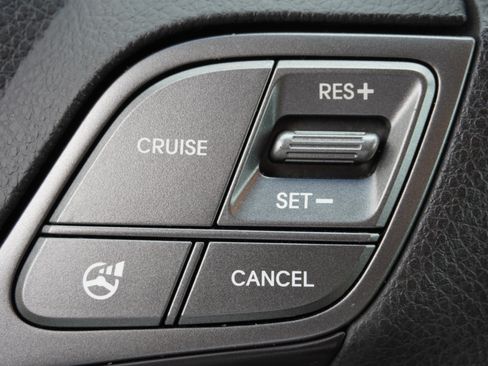 Used 2015 Hyundai Santa Fe GLS image 26