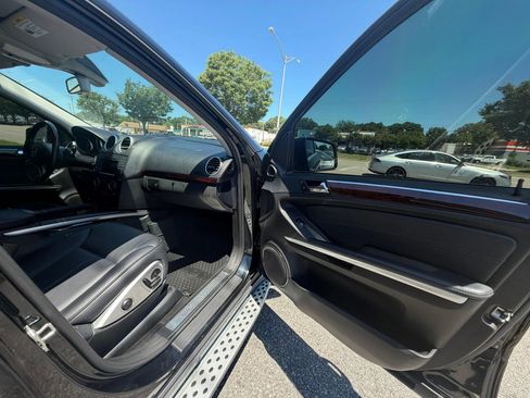 Used 2012 Mercedes-Benz GL 450 4MATIC image 25