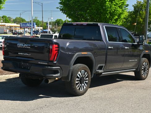 Used 2024 GMC Sierra 2500 Denali Ultimate w/ Max Trailering Package image 15