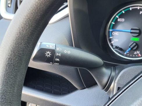 Certified 2022 Toyota RAV4 LE AWD/4WD image 28