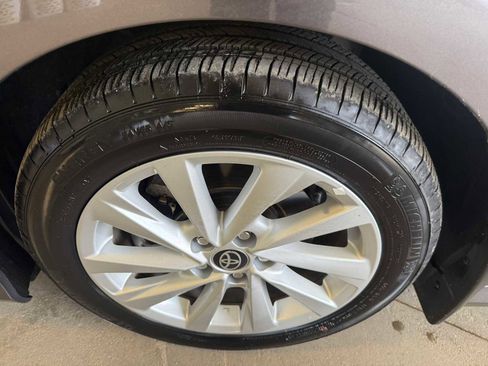 Used 2024 Toyota Camry LE AWD/4WD image 8