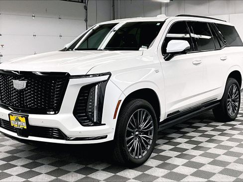 Used 2025 Cadillac Escalade Sport AWD/4WD image 11